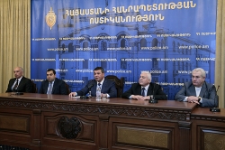 ՀՀ ոստիկանության պետ Վլադիմիր Գասպարյանը ներկայացրեց ոստիկանության պետի նոր տեղակալներին ՀՀ ոստիկանության պետ Վլադիմիր Գասպարյանը ներկայացրեց ոստիկանության պետի նոր տեղակալներին