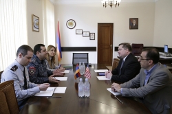 ՀՀ-ում ԱՄՆ դեսպանության անվտանգության ծառայության պետը ՀՀ ոստիկանությունում (ՏԵՍԱՆՅՈՒԹ և ԼՈՒՍԱՆԿԱՐՆԵՐ) ՀՀ-ում ԱՄՆ դեսպանության անվտանգության ծառայության պետը ՀՀ ոստիկանությունում (ՏԵՍԱՆՅՈՒԹ և ԼՈՒՍԱՆԿԱՐՆԵՐ)