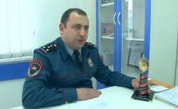 Համայնքային ոստիկանության լավագույն տեսուչ է ճանաչվել ոստիկանության կապիտան Նելսոն Վարդանյանը (ՏԵՍԱՆՅՈՒԹ) Համայնքային ոստիկանության լավագույն տեսուչ է ճանաչվել ոստիկանության կապիտան Նելսոն Վարդանյանը (ՏԵՍԱՆՅՈՒԹ)