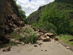 Քարաթափում Վանաձոր-Վրաստան ավտոճանապարհին Քարաթափում Վանաձոր-Վրաստան ավտոճանապարհին