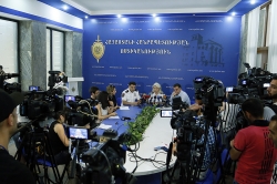 Նելլի Դուրյանի և Արշակ Գասպարյանի մամուլի ասուլիսը ոստիկանությունում (ԼՈՒՍԱՆԿԱՐՆԵՐ) Նելլի Դուրյանի և Արշակ Գասպարյանի մամուլի ասուլիսը ոստիկանությունում (ԼՈՒՍԱՆԿԱՐՆԵՐ)