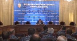 Ոստիկանության պետը խորհրդակցություն անցկացրեց ոստիկանության զորքերի հրամանատարական կազմի հետ /ՏԵՍԱՆՅՈՒԹ/ Ոստիկանության պետը խորհրդակցություն անցկացրեց ոստիկանության զորքերի հրամանատարական կազմի հետ /ՏԵՍԱՆՅՈՒԹ/