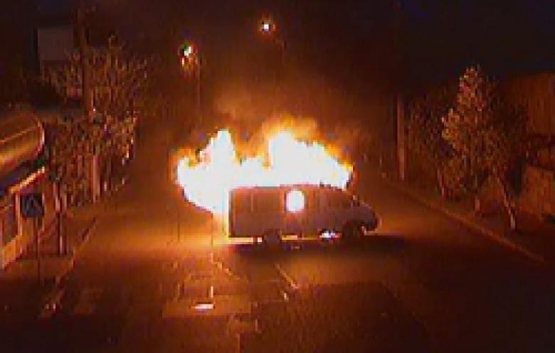 Զինված խումբը այրել է ՊՊԾ գնդի ծառայողական մեքենաներից մեկը  (ՏԵՍԱՆՅՈՒԹԸ՝ ԹԱՐՄԱՑՎԱԾ)