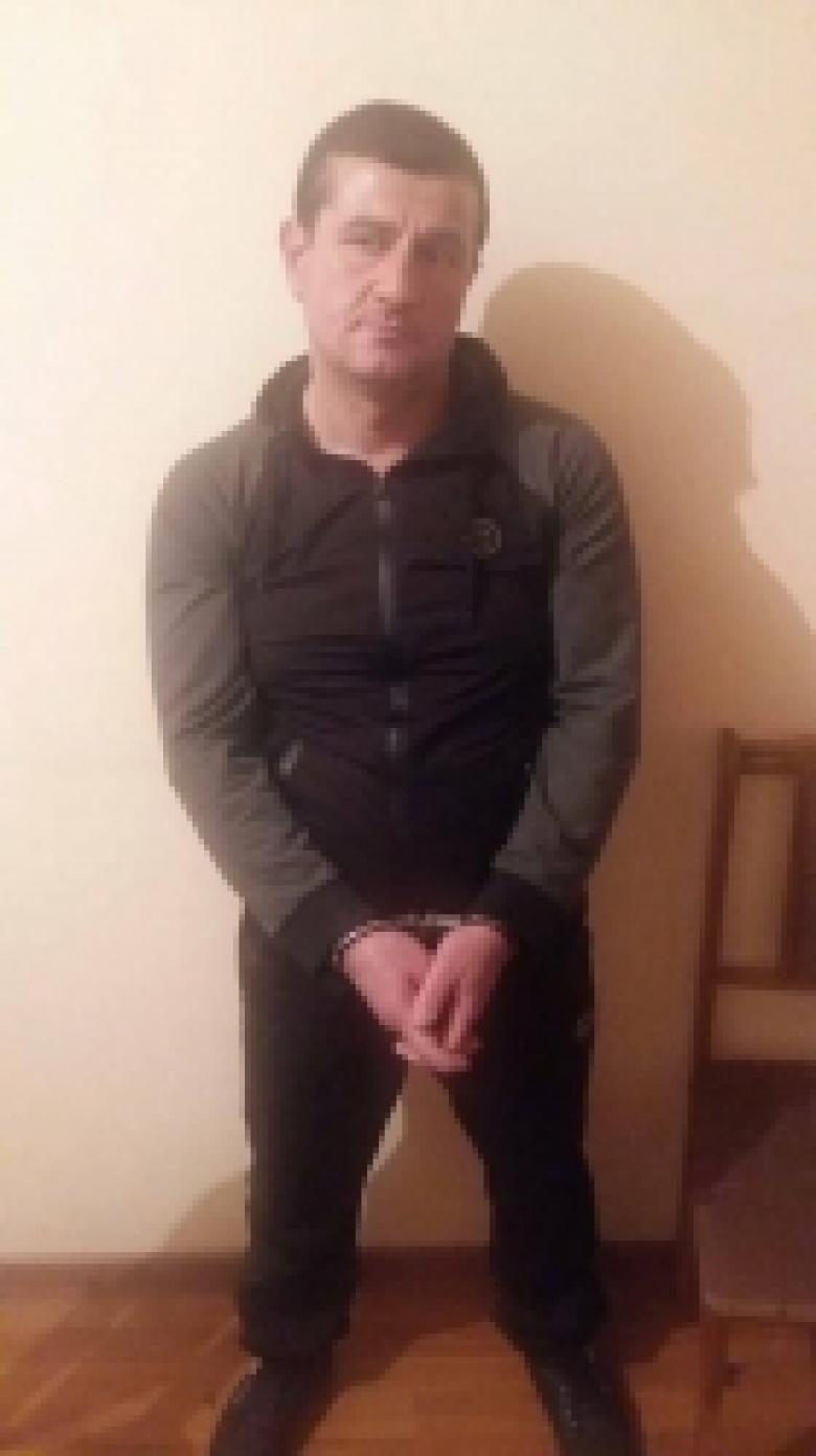 Բերման ենթարկվեց ապօրինի զենք պահելու և կրելու կասկածանքով Բերման ենթարկվեց ապօրինի զենք պահելու և կրելու կասկածանքով