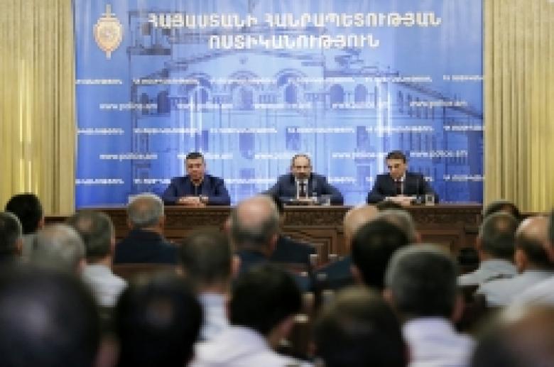 Премьер-министр РА представил новоназначенного начальника Полиции (ВИДЕО и ФОТОРЯД)