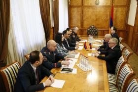 Министр внутренних дел РА принял Чрезвычайного и Полномочного Посла России Министр внутренних дел РА принял Чрезвычайного и Полномочного Посла России