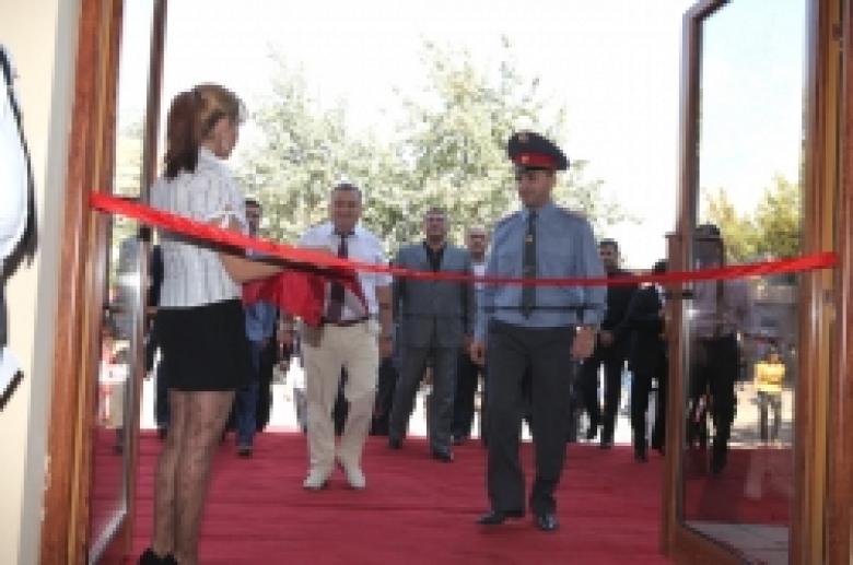 Սեպտեմբերի 27-ին ՀՀ ոստիկանության պետ, գեներալ-լեյտենանտ Վլադիմիր Գասպարյանը մասնակցեց «Դինամո» մարզական-հասարակական կազմակերպության հիմնանորոգված մարզադահլիճի բացման հանդիսավոր արարողությանը (Լուսանկարներ) Սեպտեմբերի 27-ին ՀՀ ոստիկանության պետ, գեներալ-լեյտենանտ Վլադիմիր Գասպարյանը մասնակցեց «Դինամո» մարզական-հասարակական կազմակերպության հիմնանորոգված մարզադահլիճի բացման հանդիսավոր արարողությանը (Լուսանկարներ)
