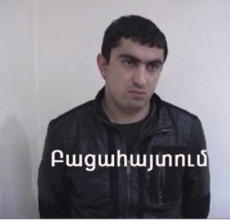 Ոստիկանները հայտնաբերեցին քաղաքացիներից խաբեությամբ առանձնապես խոշոր չափերի հասնող՝ 330.000 դոլար կորզած խարդախին (ՏԵՍԱՆՅՈՒԹ) Ոստիկանները հայտնաբերեցին քաղաքացիներից խաբեությամբ առանձնապես խոշոր չափերի հասնող՝ 330.000 դոլար կորզած խարդախին (ՏԵՍԱՆՅՈՒԹ)