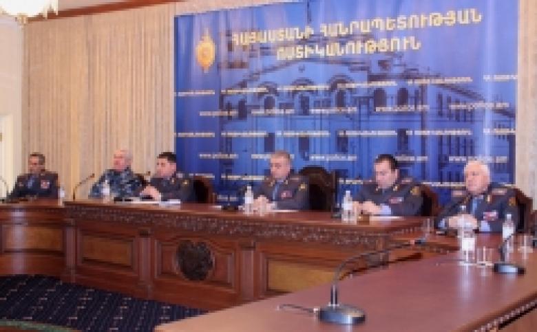 ՀՀ նախագահական ընտրությունների բնականոն ընթացքն ապահովելու և պատշաճ հասարակական կարգ պահպանելու նպատակով ոստիկանության կենտրոնական ապարատում ստեղծված օպերատիվ շտաբի աշխատանքային խորհրդակցություն ՀՀ նախագահական ընտրությունների բնականոն ընթացքն ապահովելու և պատշաճ հասարակական կարգ պահպանելու նպատակով ոստիկանության կենտրոնական ապարատում ստեղծված օպերատիվ շտաբի աշխատանքային խորհրդակցություն