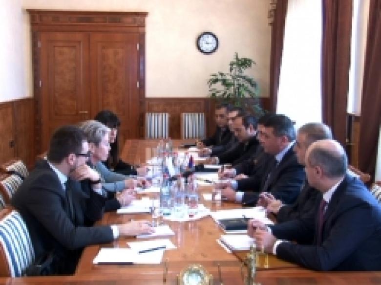 ԵԱՀԿ/ԺՀՄԻԳ ընտրությունների դիտարկման առաքելության պատվիրակությունը ՀՀ ոստիկանությունում ԵԱՀԿ/ԺՀՄԻԳ ընտրությունների դիտարկման առաքելության պատվիրակությունը ՀՀ ոստիկանությունում