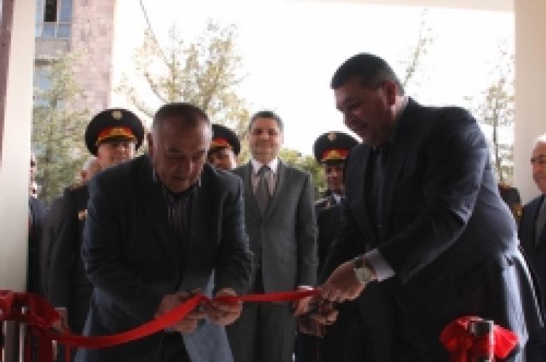 Հանդիսավորությամբ բացվեց ոստիկանության Քանաքեռ-Զեյթունի բաժնի նորակառույց շենքը Հանդիսավորությամբ բացվեց ոստիկանության Քանաքեռ-Զեյթունի բաժնի նորակառույց շենքը