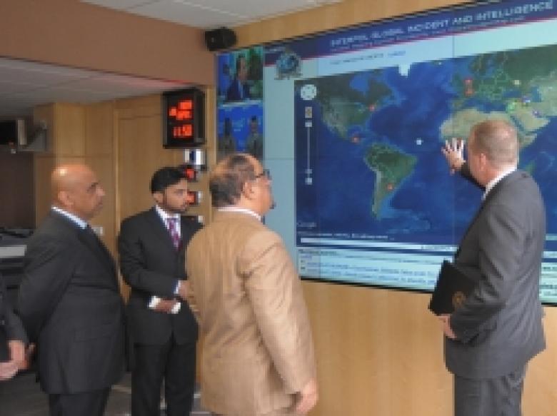 Ինտերպոլի գլխավոր քարտուղարությունում կայացած հանդիպման ժամանակ հանցավորության դեմ պայքարի լավագույն օրինակ է նշվել Հայաստանի ոստիկանության հետ համագործակցությունը Ինտերպոլի գլխավոր քարտուղարությունում կայացած հանդիպման ժամանակ հանցավորության դեմ պայքարի լավագույն օրինակ է նշվել Հայաստանի ոստիկանության հետ համագործակցությունը