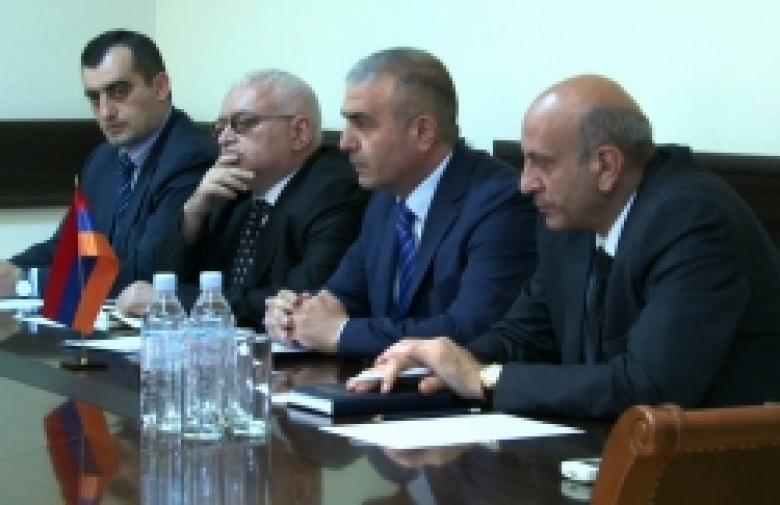 В полиции РА приняли чрезвычайного и полномочного посла Израиля в Республике Армения (ФОТОРЯД) В полиции РА приняли чрезвычайного и полномочного посла Израиля в Республике Армения (ФОТОРЯД)