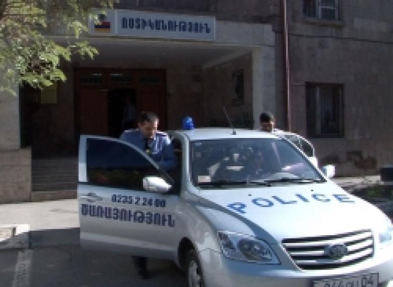 Գողին բռնեցին գեղեցկության սրահից դուրս գալիս՝ գողոնը ձեռքին (ՏԵՍԱՆՅՈՒԹ) Գողին բռնեցին գեղեցկության սրահից դուրս գալիս՝ գողոնը ձեռքին (ՏԵՍԱՆՅՈՒԹ)