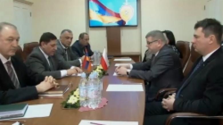 Լեհաստանի ոստիկանության Քրեագիտության կենտրոնական լաբորատորիայի պատվիրակությունը՝ ՀՀ ոստիկանությունում (ՏԵՍԱՆՅՈՒԹ) Լեհաստանի ոստիկանության Քրեագիտության կենտրոնական լաբորատորիայի պատվիրակությունը՝ ՀՀ ոստիկանությունում (ՏԵՍԱՆՅՈՒԹ)