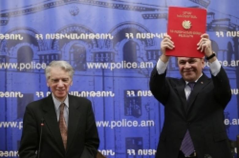 В честь дня полиции впервые прозвучал «Марш полиции» Арама Хачатуряна (ВИДЕО и ФОТОРЯД) В честь дня полиции впервые прозвучал «Марш полиции» Арама Хачатуряна (ВИДЕО и ФОТОРЯД)