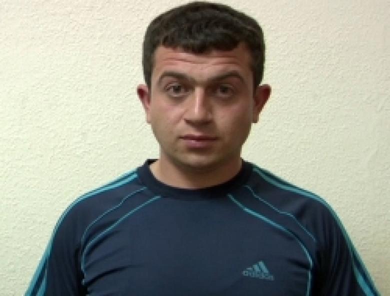 Հավաքի մասնակցի մոտ զենք է հայտնաբերվել (ՏԵՍԱՆՅՈՒԹ) Հավաքի մասնակցի մոտ զենք է հայտնաբերվել (ՏԵՍԱՆՅՈՒԹ)