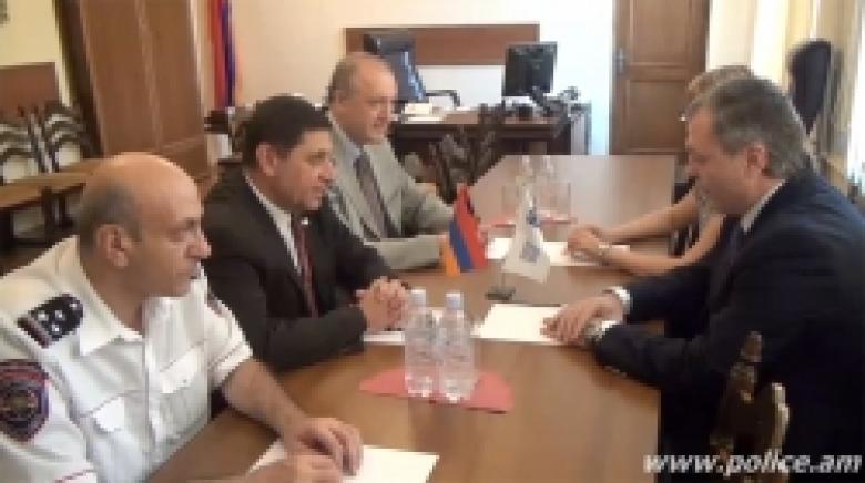 Politico-Military Programme Officer at the OSCE office in Yerevan Lilian Salaru visits the Police (VIDEO) Politico-Military Programme Officer at the OSCE office in Yerevan Lilian Salaru visits the Police (VIDEO)