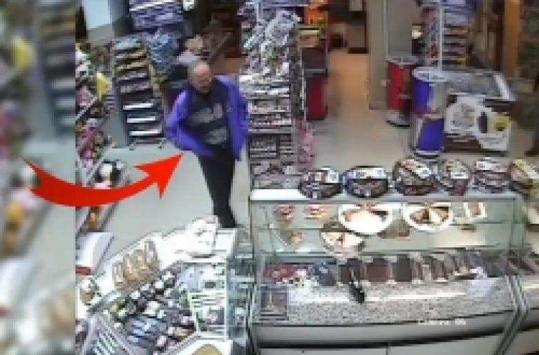 Սուպերմարկետի տեսախցիկն արձանագրել է կաշվե վերարկուն գողացողին (ՏԵՍԱՆՅՈՒԹ) Սուպերմարկետի տեսախցիկն արձանագրել է կաշվե վերարկուն գողացողին (ՏԵՍԱՆՅՈՒԹ)