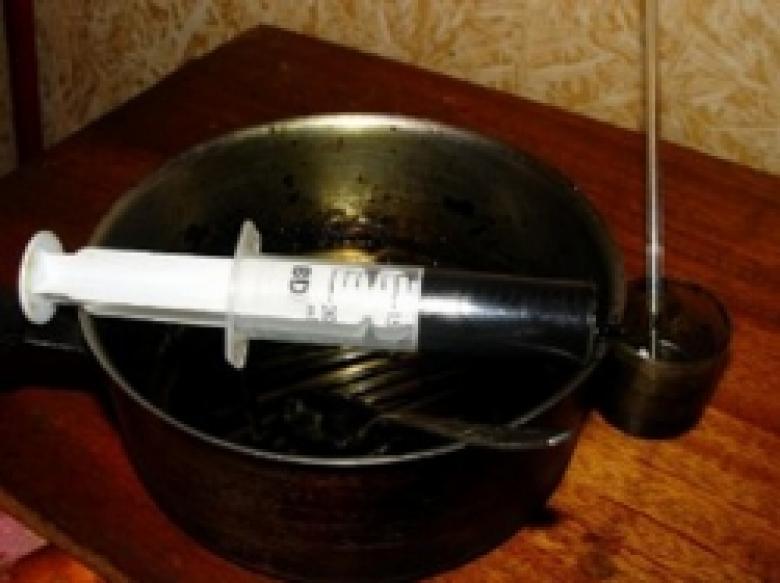 Դեղամիջոցների և բենզինի միախառնումով թմրամիջոց էր պատրաստել և ներարկվել (ՏԵՍԱՆՅՈՒԹ) Դեղամիջոցների և բենզինի միախառնումով թմրամիջոց էր պատրաստել և ներարկվել (ՏԵՍԱՆՅՈՒԹ)