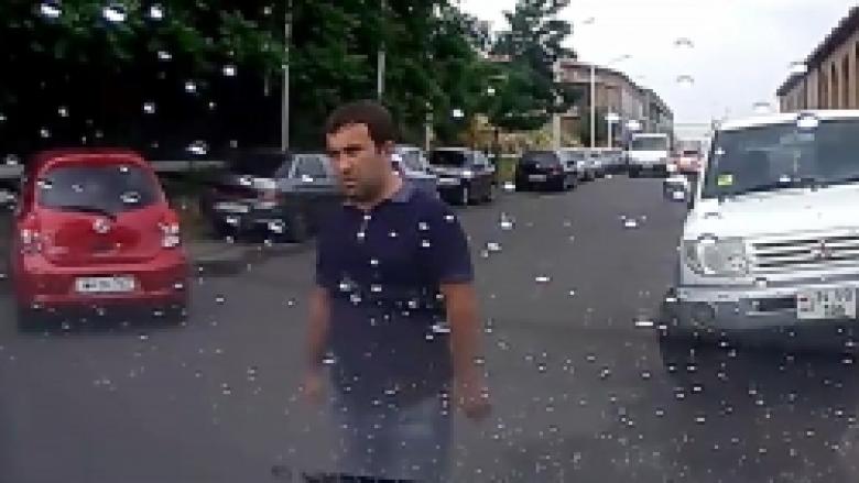 «Տոյոտայում» տեղադրված տեսանկարահանող սարքը արձանագրել է գողություն կատարողին (ՏԵՍԱՆՅՈՒԹ) «Տոյոտայում» տեղադրված տեսանկարահանող սարքը արձանագրել է գողություն կատարողին (ՏԵՍԱՆՅՈՒԹ)