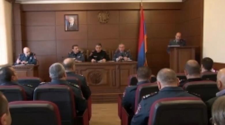 Ոստիկանության Երեւան քաղաքի վարչությունում ամփոփվեցին 2017 թ. 3 ամիսների արդյունքները (ՏԵՍԱՆՅՈՒԹ) Ոստիկանության Երեւան քաղաքի վարչությունում ամփոփվեցին 2017 թ. 3 ամիսների արդյունքները (ՏԵՍԱՆՅՈՒԹ)