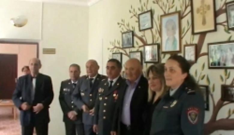 Ոստիկանության վետերաններն այցելել էին մանկատուն (ՏԵՍԱՆՅՈՒԹ)  Ոստիկանության վետերաններն այցելել էին մանկատուն (ՏԵՍԱՆՅՈՒԹ)