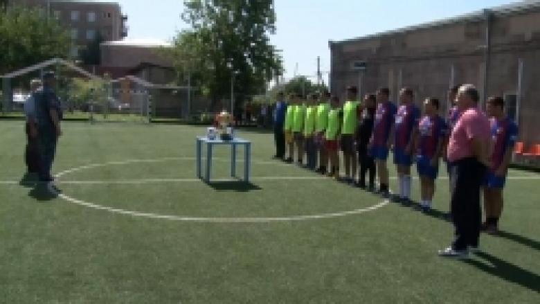 Մինի-ֆուտբոլի հուշամրցաշար՝ ոստիկանության գնդապետ Վարդան Պետրոսյանի հիշատակին (ՏԵՍԱՆՅՈՒԹ) Մինի-ֆուտբոլի հուշամրցաշար՝ ոստիկանության գնդապետ Վարդան Պետրոսյանի հիշատակին (ՏԵՍԱՆՅՈՒԹ)