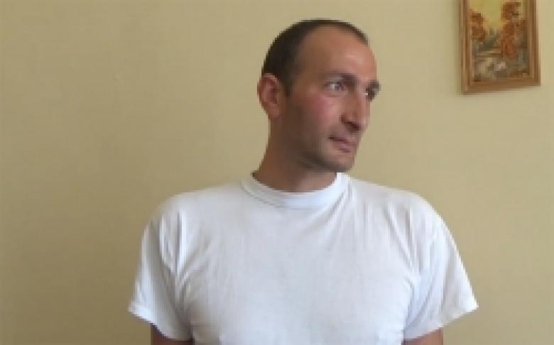 Անչափահասների հետ գումար ու բենզին էր մուրում վարորդներից (ՏԵՍԱՆՅՈՒԹ) Անչափահասների հետ գումար ու բենզին էր մուրում վարորդներից (ՏԵՍԱՆՅՈՒԹ)