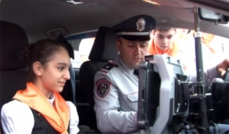 Հանդիպում ճանապարհային ոստիկանությունում (ՏԵՍԱՆՅՈՒԹ) Հանդիպում ճանապարհային ոստիկանությունում (ՏԵՍԱՆՅՈՒԹ)