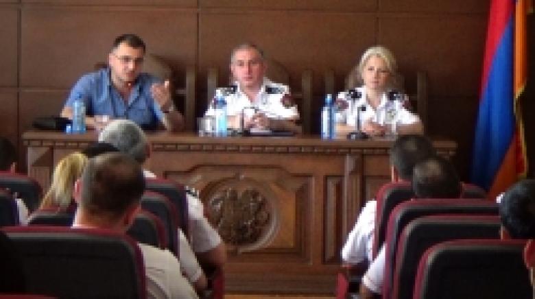 Սեմինար-պարապմունք ոստիկանության Երևան քաղաքի վարչությունում (ՏԵՍԱՆՅՈՒԹ) Սեմինար-պարապմունք ոստիկանության Երևան քաղաքի վարչությունում (ՏԵՍԱՆՅՈՒԹ)