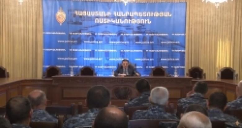 Ոստիկանության պետը խորհրդակցություն անցկացրեց ոստիկանության զորքերի հրամանատարական կազմի հետ /ՏԵՍԱՆՅՈՒԹ/  Ոստիկանության պետը խորհրդակցություն անցկացրեց ոստիկանության զորքերի հրամանատարական կազմի հետ /ՏԵՍԱՆՅՈՒԹ/
