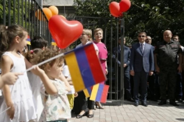 Բացվեց ոստիկանության «Երեխայի զարգացման կենտրոնի» վերանորոգված շենքը (ՏԵՍԱՆՅՈՒԹ, ԼՈՒՍԱՆԿԱՐՆԵՐ) Բացվեց ոստիկանության «Երեխայի զարգացման կենտրոնի» վերանորոգված շենքը (ՏԵՍԱՆՅՈՒԹ, ԼՈՒՍԱՆԿԱՐՆԵՐ)