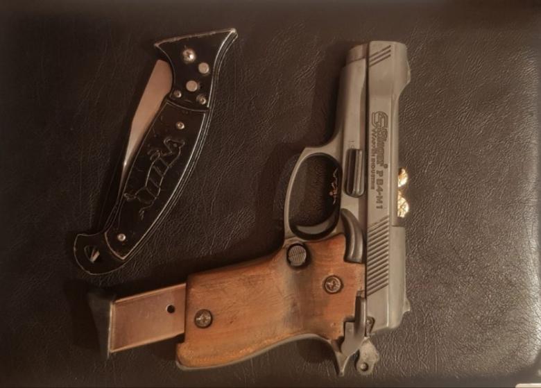 Առանց համապատասխան փաստաթղթերի զենք-զինամթերք էր պահում Առանց համապատասխան փաստաթղթերի զենք-զինամթերք էր պահում