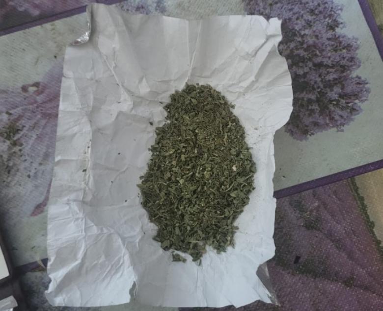 Վաղարշապատի ոստիկաններն ապօրինի թմրանյութ պահելու և օգտագործելու դեպք են բացահայտել Վաղարշապատի ոստիկաններն ապօրինի թմրանյութ պահելու և օգտագործելու դեպք են բացահայտել