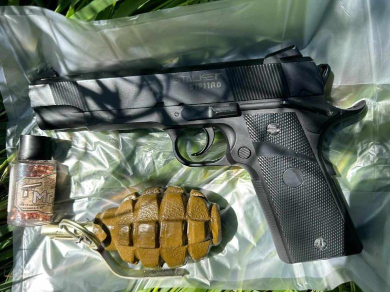 Պայուսակում զենք և զինամթերք է հայտնաբերվել Պայուսակում զենք և զինամթերք է հայտնաբերվել