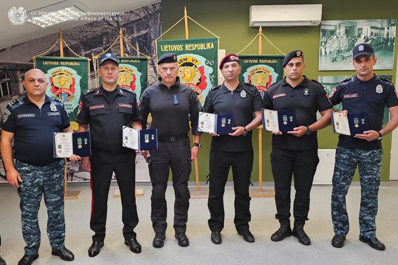 ՆԳՆ ոստիկանության զորքերի պատվիրակությունը ճանաչողական այցով մեկնել էր Լատվիա և Լիտվա ՆԳՆ ոստիկանության զորքերի պատվիրակությունը ճանաչողական այցով մեկնել էր Լատվիա և Լիտվա