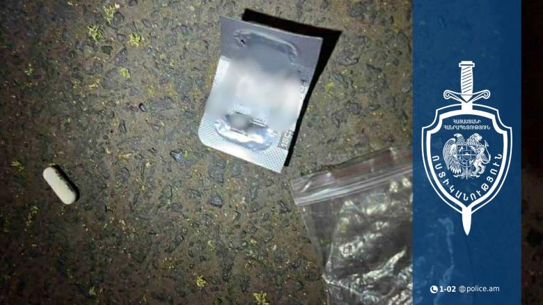 Պարեկներին է ներկայացրել մարտական փամփուշտներ, ապա կուլ տվել ինչ-որ դեղահաբեր Պարեկներին է ներկայացրել մարտական փամփուշտներ, ապա կուլ տվել ինչ-որ դեղահաբեր