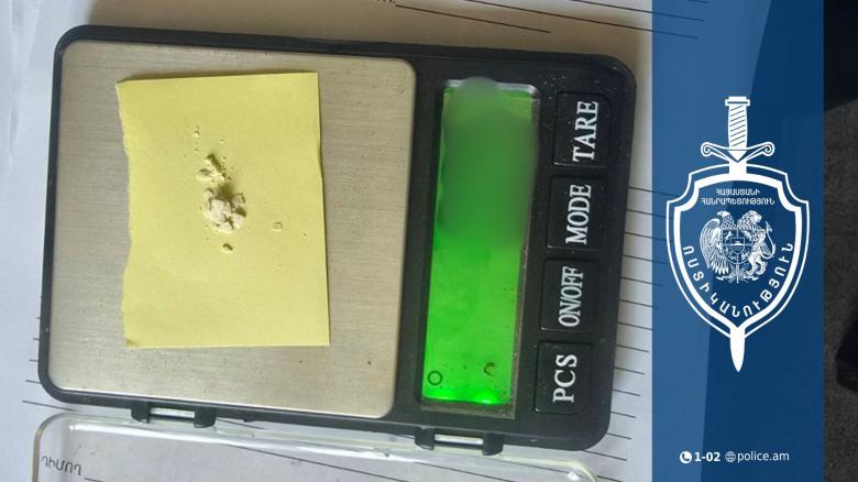 Իրավախախտում կատարած վարորդի մոտ թմրամիջոց է հայտնաբերվել Իրավախախտում կատարած վարորդի մոտ թմրամիջոց է հայտնաբերվել