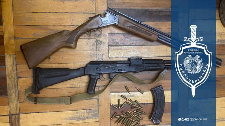 Համայնքային ոստիկանները հայտնաբերել են ապօրինի զենք-զինամթերք. «Նիսանի» վարորդը ձերբակալվել է Համայնքային ոստիկանները հայտնաբերել են ապօրինի զենք-զինամթերք. «Նիսանի» վարորդը ձերբակալվել է