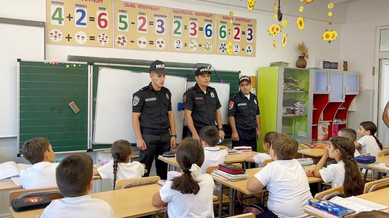 «Օրինապահ հետիոտն» խորագրով հանդիպում-զրույցները շարունակվում են. հանդիպումներ Մալաթիա-Սեբաստիա վարչական շրջանի դպրոցներում «Օրինապահ հետիոտն» խորագրով հանդիպում-զրույցները շարունակվում են. հանդիպումներ Մալաթիա-Սեբաստիա վարչական շրջանի դպրոցներում