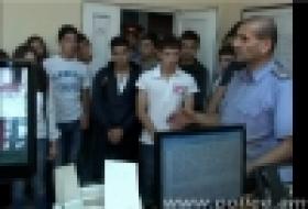 Դպրոցականներն այցելեցին ոստիկանության Երևան քաղաքի վարչության օպերատիվ կառավարման կենտրոն (ՏԵՍԱՆՅՈՒԹ)