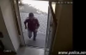 Տեսախցիկն արձանագրել է գողությունը: Արձագանքեք, ճանաչողներ (ՏԵՍԱՆՅՈՒԹ) Տեսախցիկն արձանագրել է գողությունը: Արձագանքեք, ճանաչողներ (ՏԵՍԱՆՅՈՒԹ)