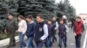 Դպրոցականները ոստիկանության Երևան քաղաքի վարչության պարեկապահակետային ծառայության գնդում (ՏԵՍԱՆՅՈՒԹ) Դպրոցականները ոստիկանության Երևան քաղաքի վարչության պարեկապահակետային ծառայության գնդում (ՏԵՍԱՆՅՈՒԹ)