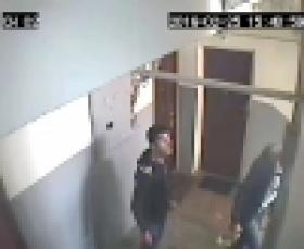 Բնակարանագողերի դեմքերն արձանագրել է տեսանկարահանող սարքը (ՏԵՍԱՆՅՈՒԹ) Բնակարանագողերի դեմքերն արձանագրել է տեսանկարահանող սարքը (ՏԵՍԱՆՅՈՒԹ)