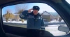 Ոստիկանության հատուկ հանձնաժողովի կողմից «Լավագույն ճանապարհային ոստիկան» է ճանաչվել ոստիկանության կապիտան Սարգիս Բագրատյանը (ՏԵՍԱՆՅՈՒԹ)  Ոստիկանության հատուկ հանձնաժողովի կողմից «Լավագույն ճանապարհային ոստիկան» է ճանաչվել ոստիկանության կապիտան Սարգիս Բագրատյանը (ՏԵՍԱՆՅՈՒԹ)