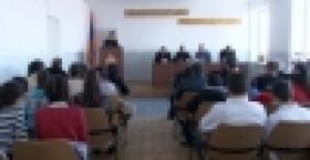 Ոստիկանության ծառայողները դպրոցում (ՏԵՍԱՆՅՈՒԹ) Ոստիկանության ծառայողները դպրոցում (ՏԵՍԱՆՅՈՒԹ)