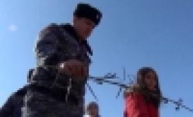 Ծաղիկներ՝ հերոսի հուշաքարին  (ՏԵՍԱՆՅՈՒԹ)  Ծաղիկներ՝ հերոսի հուշաքարին  (ՏԵՍԱՆՅՈՒԹ)