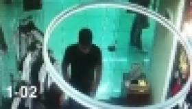 Տեսագրությունում երևացող անձինք կասկածվում են հագուստ գողանալու մեջ (ՏԵՍԱՆՅՈՒԹ) Տեսագրությունում երևացող անձինք կասկածվում են հագուստ գողանալու մեջ (ՏԵՍԱՆՅՈՒԹ)