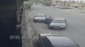 Չարաշահելով վարորդի վստահությունը՝ խափանված մեքենայի սրահից հափշտակել է դյուրակիր համակարգիչն ու փախուստի դիմել (ՏԵՍԱՆՅՈՒԹ) Չարաշահելով վարորդի վստահությունը՝ խափանված մեքենայի սրահից հափշտակել է դյուրակիր համակարգիչն ու փախուստի դիմել (ՏԵՍԱՆՅՈՒԹ)